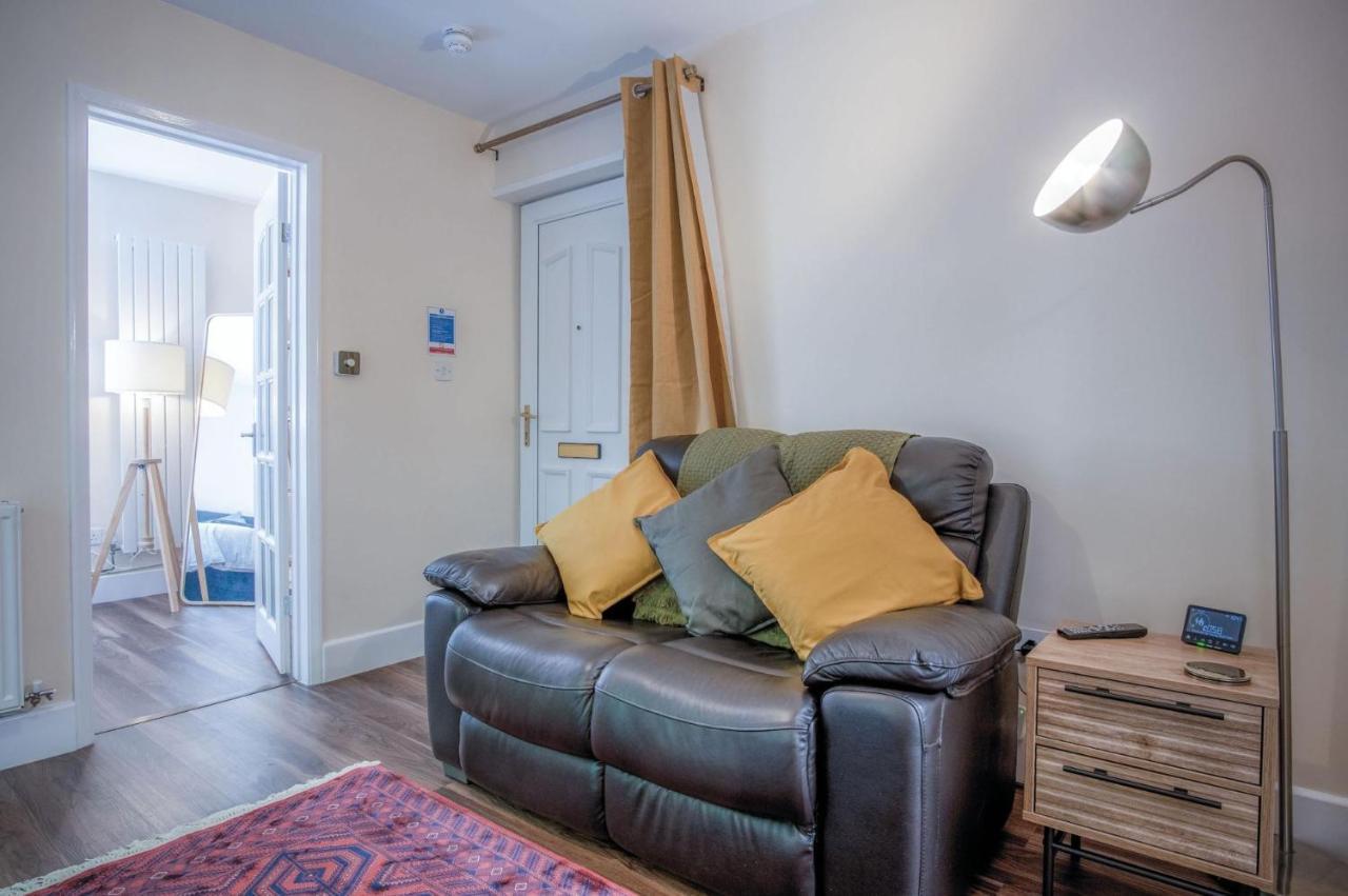 Croft Court - 1 Bedroom Apartment - Tenby Εξωτερικό φωτογραφία